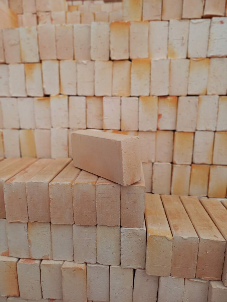 tijolinho maciço (aparentes) - Mônica Construção